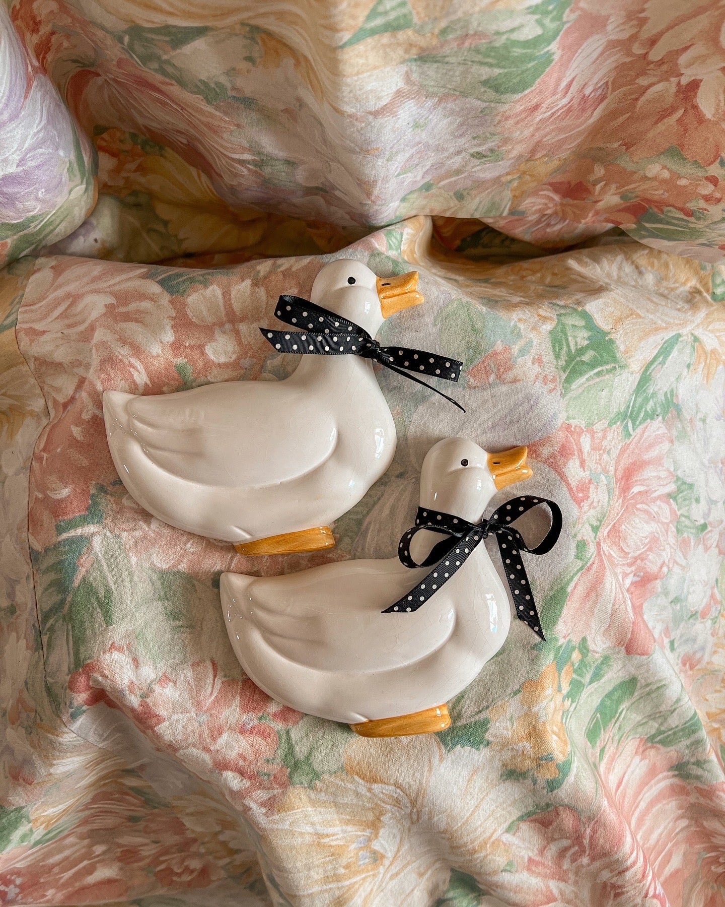Vintage ceramic wall hanging ducks.