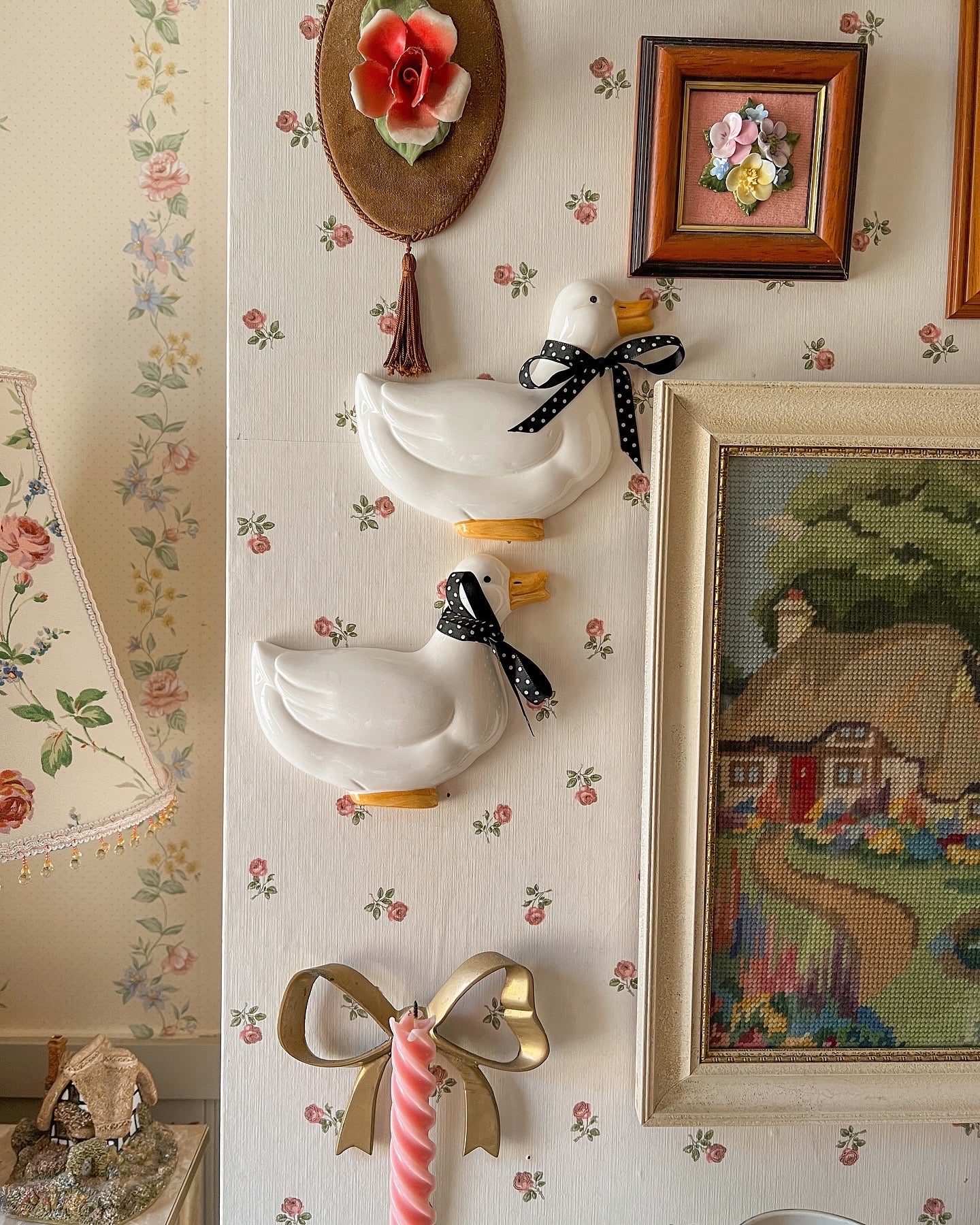Vintage ceramic wall hanging ducks.