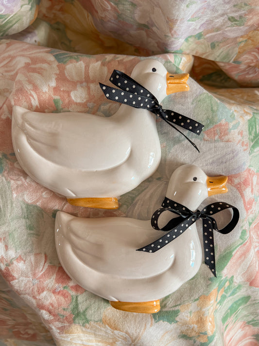 Vintage ceramic wall hanging ducks.
